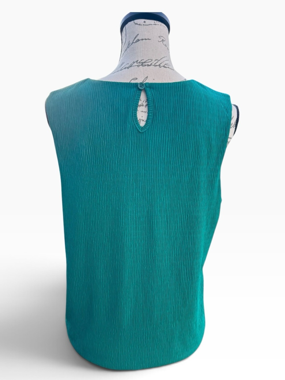 Sleeveless Green Ribbed Shell Top - Picture 2 of 6